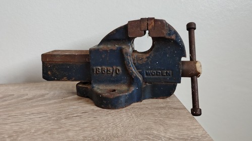 Vintage woden cast - woden, bench
